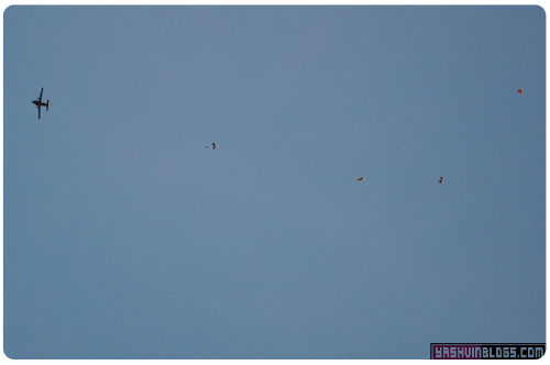 12Mars-50-parachutes