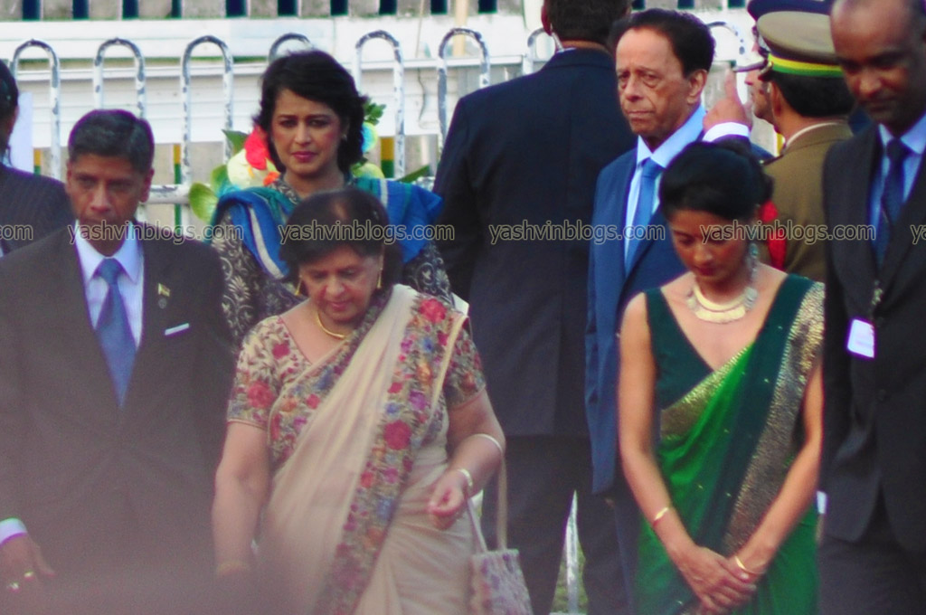 Madame La Presidente welcomed by the PM