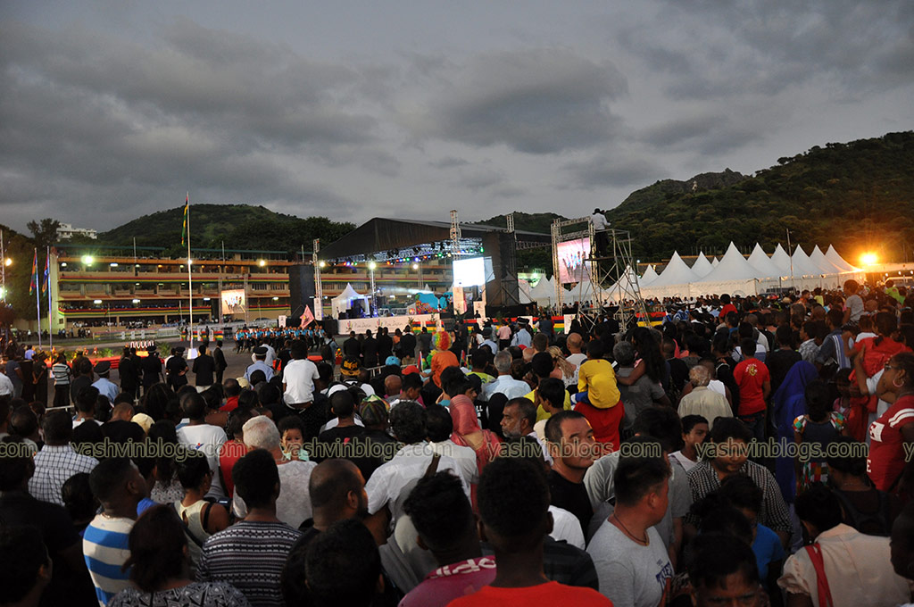 A glimpse of the crowd